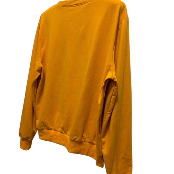 Graphic Sweatshirt with Mickey Mouse beautifully colorful, looks like a real. - Picture 4 of 11